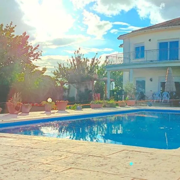 CASA MIGUEL y SALLY，位于Villanueva de las Manzanas的酒店