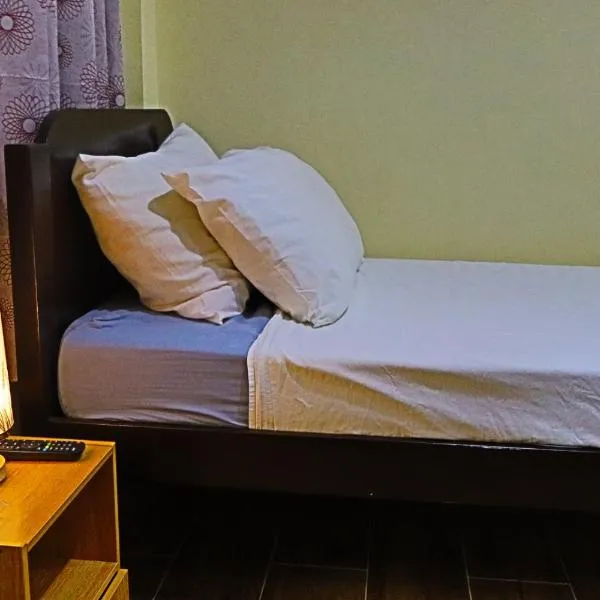 Point Vista Transient Accomodation，位于Daet的酒店