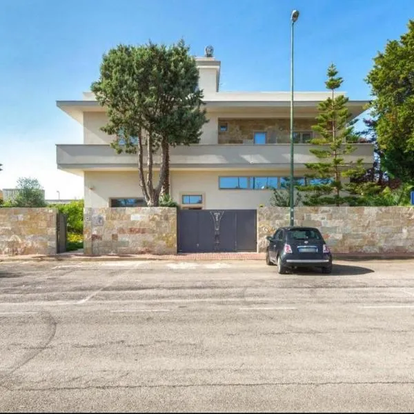 B&B Le Radici del Salento Luxury Rooms，位于圣潘克拉齐奥萨伦蒂诺的酒店