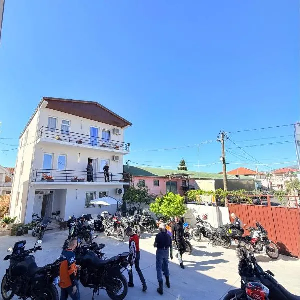 Hotel Aleks，位于斯库台的酒店