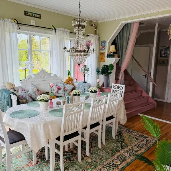 Slätterne Gård B&B，位于桑德维肯的酒店