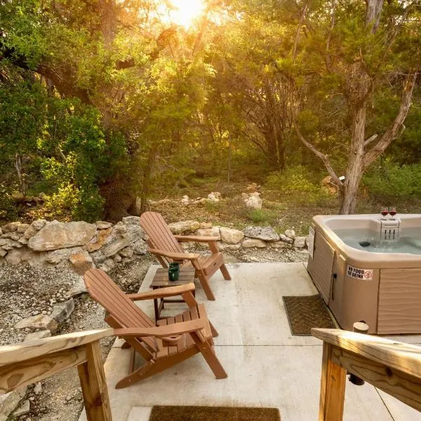 Luna Luxury Yurt-Cabin - Canyon Lake - Hot Tub，位于峡谷湖的酒店