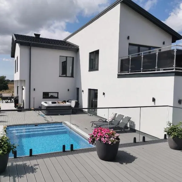 Villa med pool，位于Bara的酒店