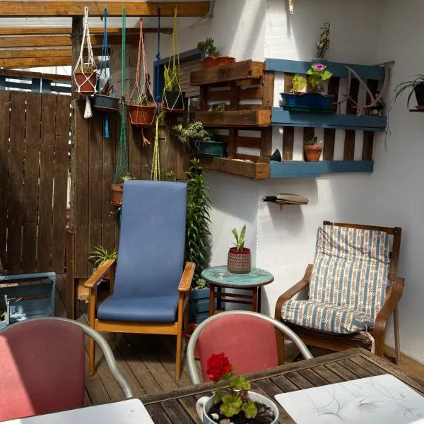 Casa do Mar - Nazaré Big Wave Spotter House，位于纳扎雷的酒店