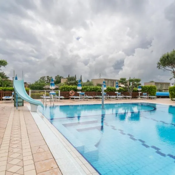 Hotiday Relais Costa degli Etruschi，位于瓦达的酒店