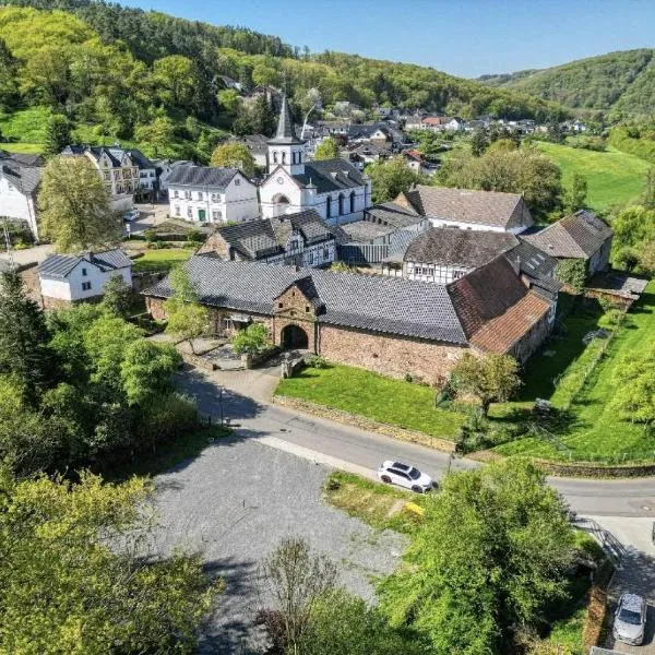 Familienfreundliches Ferien-Apartment auf Burg Hausen，位于海姆巴赫的酒店