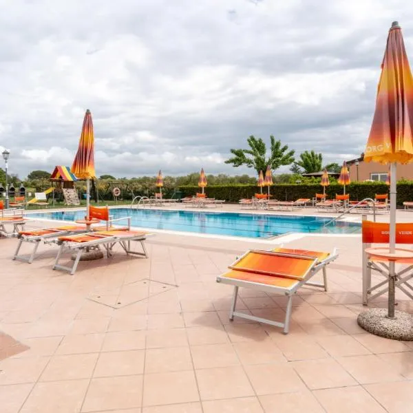 Hotiday Apartments Costa degli Etruschi，位于瓦达的酒店