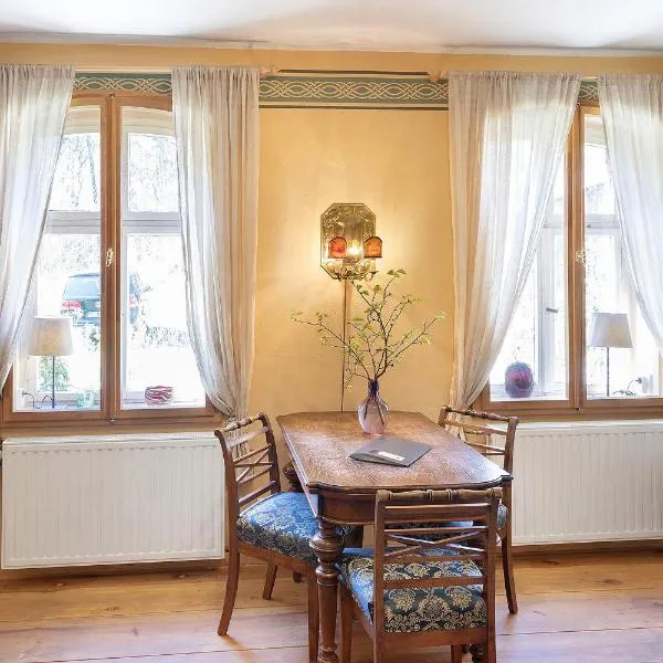 Ferienwohnung am Roten Schloss，位于Glashütte的酒店