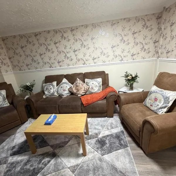 Cozy 3 bedroom house - Kidderminster，位于基德明斯特的酒店