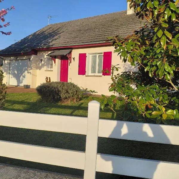 Spacieuse maison "Des 3 filles" pour 6 personnes，位于Ally的酒店