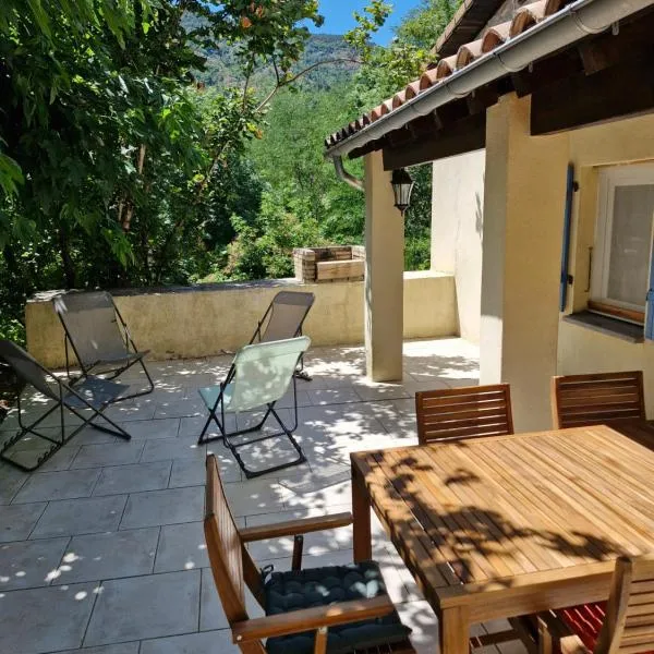 Maison en pierre Ardèche du sud，位于Valgorge的酒店