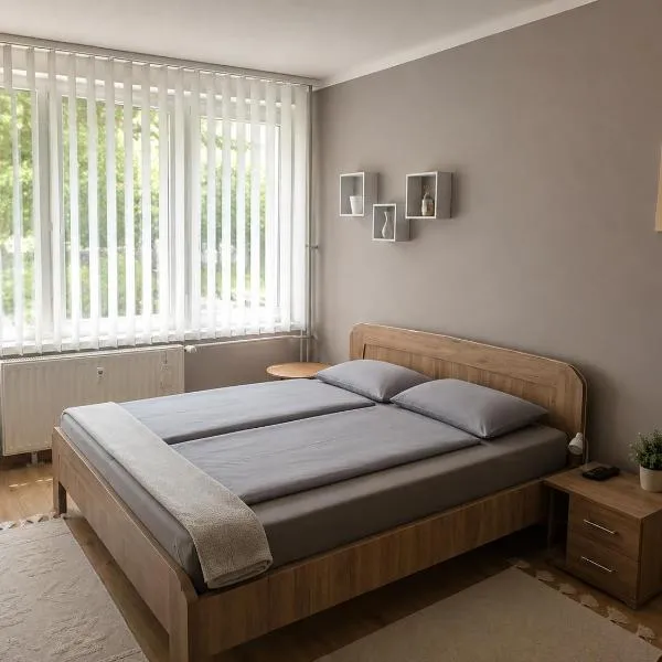 Dombó apartman，位于栋博堡的酒店