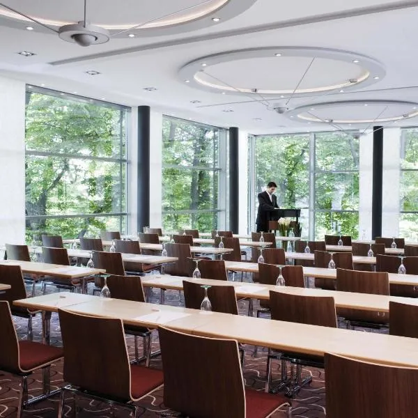 MÖVENPICK Hotel Hamburg City, historischer Wasserturm im Schanzenpark,位于汉堡的酒店