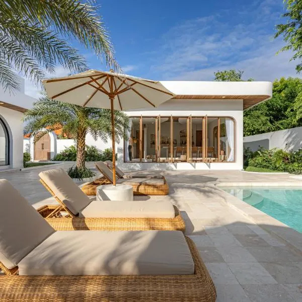 DESAULU VILLAS - Boutique Private Room Pool View，位于乌鲁瓦图的酒店