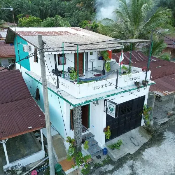 SEE BUKIT LAWANG Homestay & Jungle Trek，位于武吉拉旺的酒店