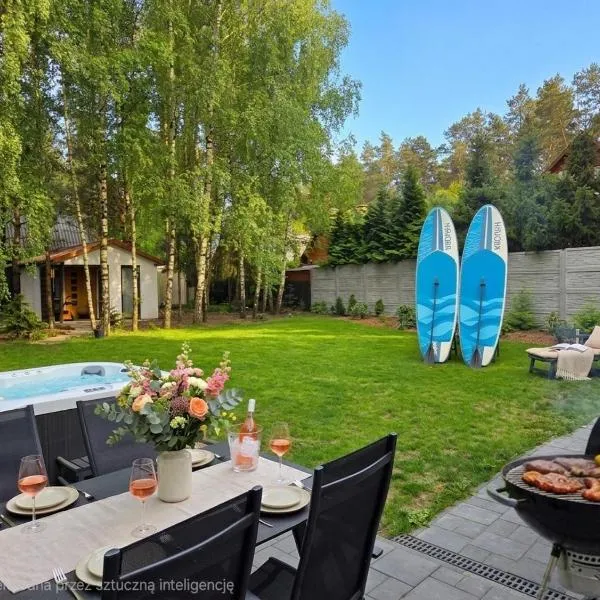 SAN ESCOBAR sauna jacuzzi jezioro，位于Rogowo的酒店