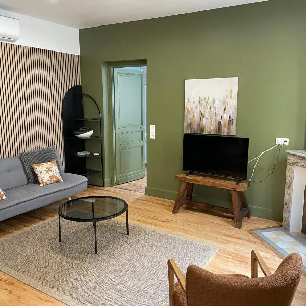 Trois Clés Apartment 1 - 1 bed，位于埃梅的酒店