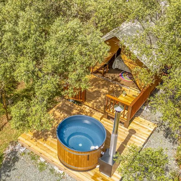 Casa Novena glamping tra gli uliveti，位于韦扎诺利古雷的酒店