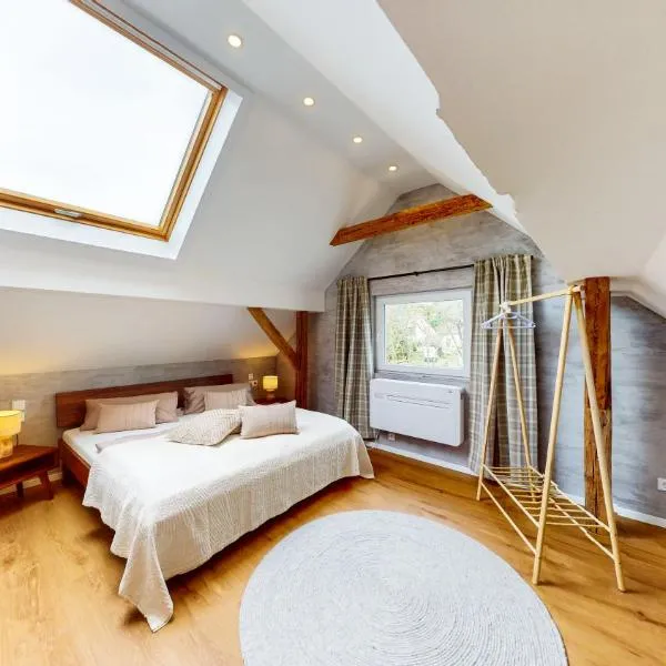 Familien- & hundefreundliches Ferienhaus Belladonna, eingezäunter Garten, 2 Bäder, hochwertig & neu，位于文迪施里茨的酒店