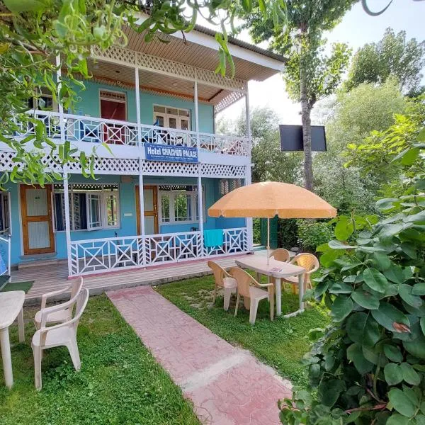 Hotel Chachoo Palace，位于斯利那加的酒店