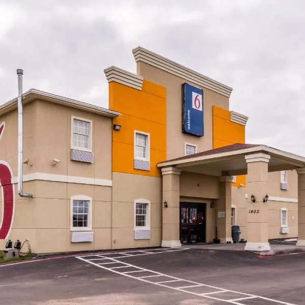 Motel 6-Jourdanton, TX，位于Jourdanton的酒店