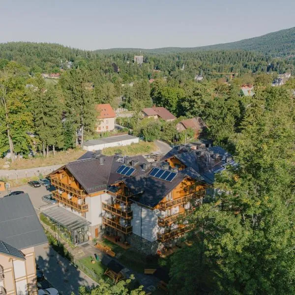 Hotel Na Skarpie，位于斯克拉斯卡波伦巴的酒店