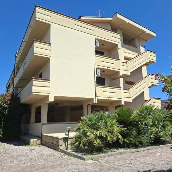 Magico Apartments - 450m dalla spiaggia，位于卡普多兰多的酒店
