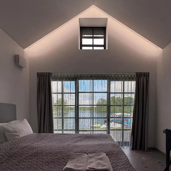 Lakeview Modern Karaim Cottage Trakai，位于特拉凯的酒店