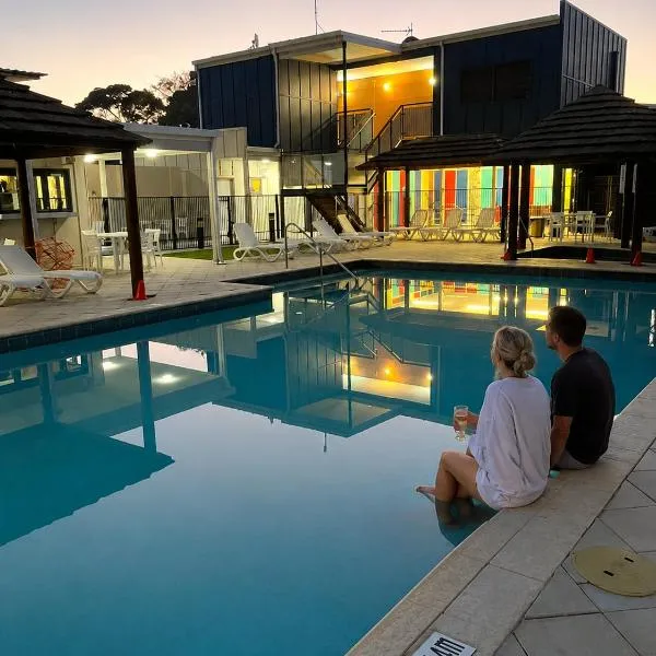 Townhouse 7 - Located at FOOTPRINTS PRESTON BEACH RESORT，位于普雷斯顿海滩的酒店