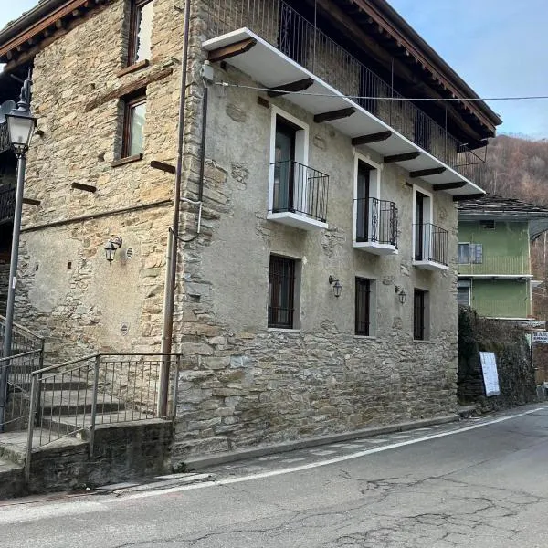 Little Chariot，位于Monastero di Lanzo的酒店