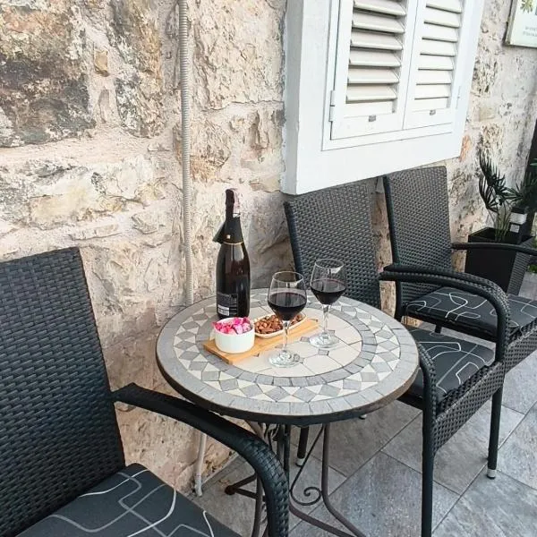 Apartman Cvitan，位于扎顿的酒店