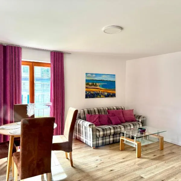 Sonnenruhe - stilvolle Ferienwohnung bei Radolfzell am Bodensee mit Balkon & Parkplatz，位于博登斯边的拉多夫采尔的酒店