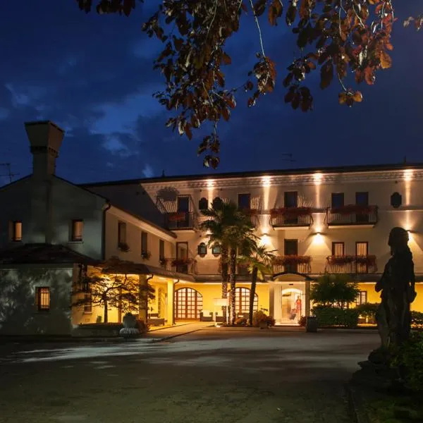 穆里诺安蒂科酒店，位于Levada的酒店