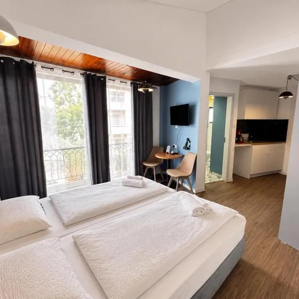 Modern Studio N14 kitchenette private bathroom，位于利马索尔的酒店