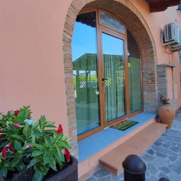 Appartamento del sole，位于La Cinquantina的酒店