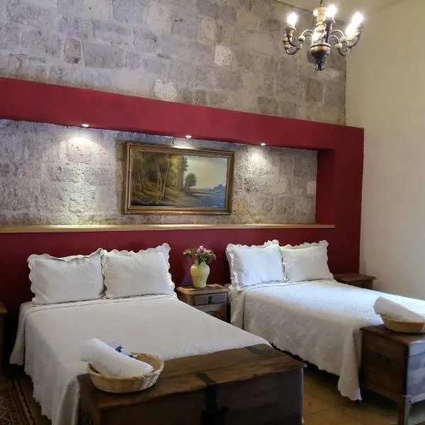 利蒙切罗住宿加早餐旅馆，位于莫雷利亚的酒店