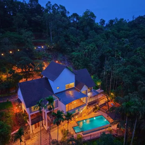 Achutham Banasura Pool Villa by VOYE HOMES，位于Padinjarathara的酒店