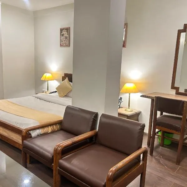 Hotel Kartik,位于贾巴尔普尔的酒店