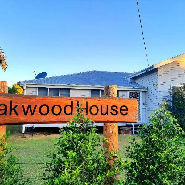 Oakwood House - Spacious 5BR retreat with private BBQ - Wild Wood Park Retreat，位于Tambo的酒店