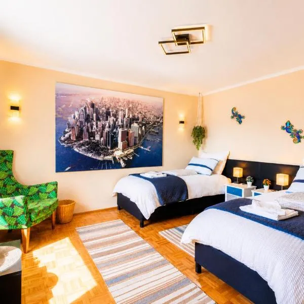 GADD Ferienwohnung 001 Glück an der Donau I Best Deluxe Stay 24 h Check-In，位于施特劳宾的酒店