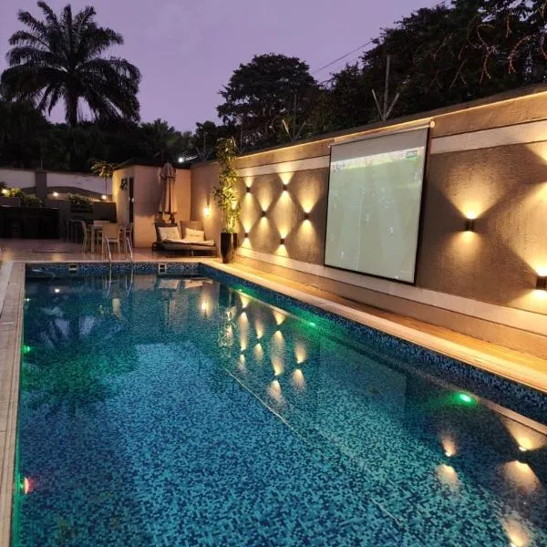 Hotel Golf Coast，位于金沙萨的酒店