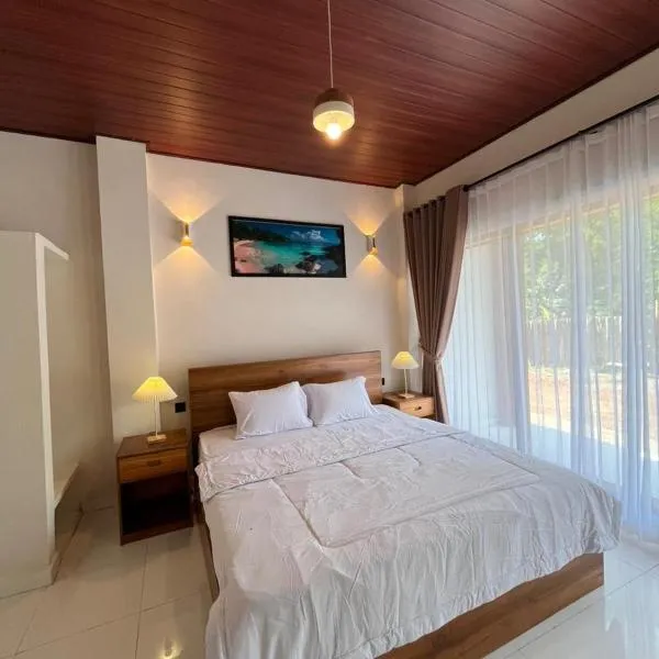 KUTA GLORI Homestay，位于龙目岛库塔的酒店