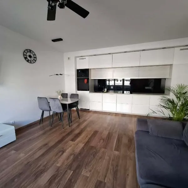 Apartament Rekiny na Wakacjach - Aquapark Reda，位于雷达的酒店