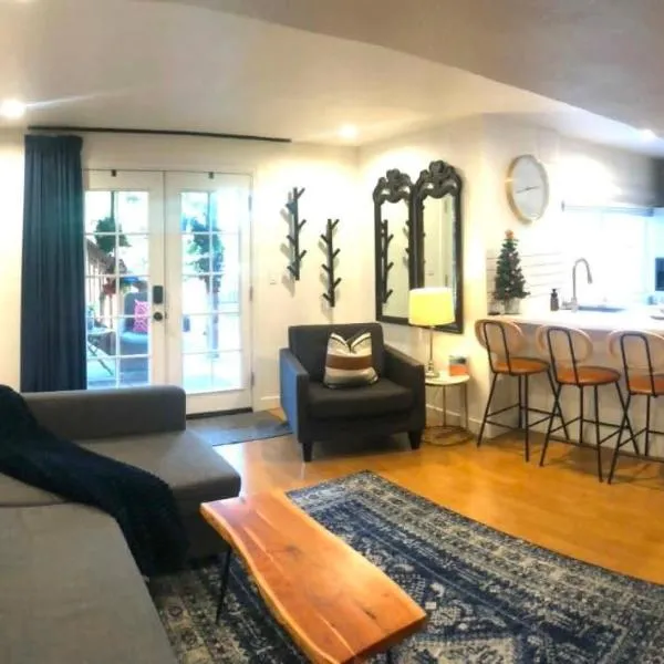 Spacious Bungalow with Big Yard near DEN,位于威斯敏斯特的酒店