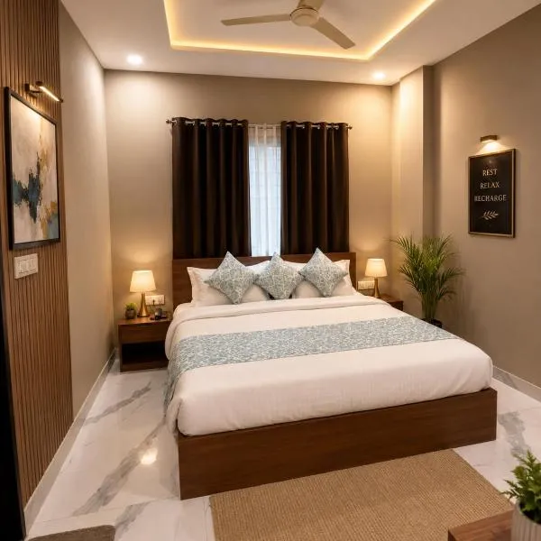 Hotel Golden Glory Scheme 103，位于印多尔的酒店