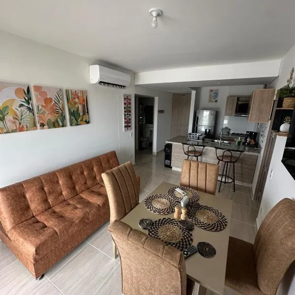 Loft Apartment - Full AC With Free Parking Pool，位于卡塔赫纳的酒店