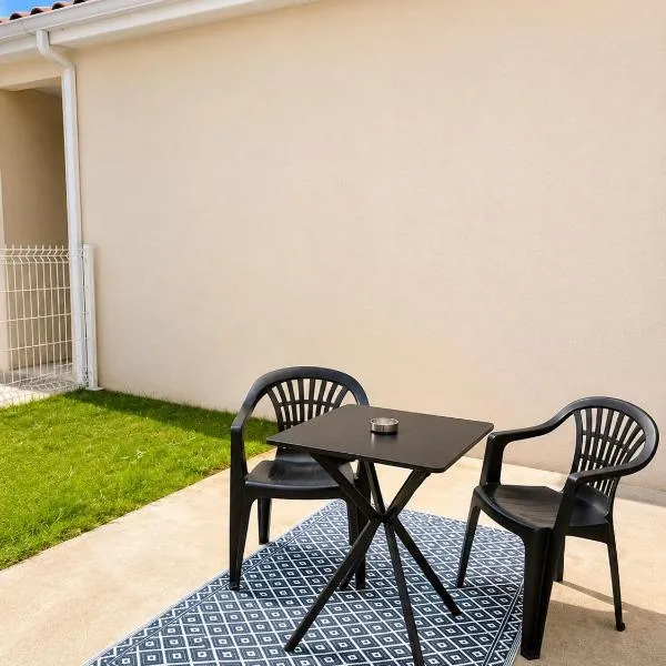Studio neuf climatisé avec jardin privé parking,位于Auterive的酒店