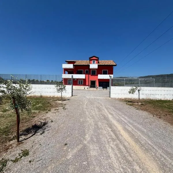 Villa degli Ulivi，位于蒙特科尔维诺-罗韦拉的酒店