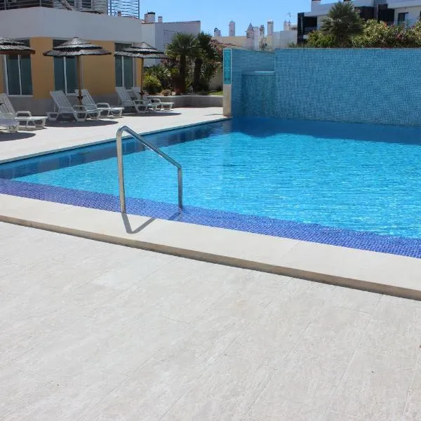 Casa dos Panache - Fabulous modern apartment - Great Location，位于卡巴纳斯·德·塔维拉的酒店