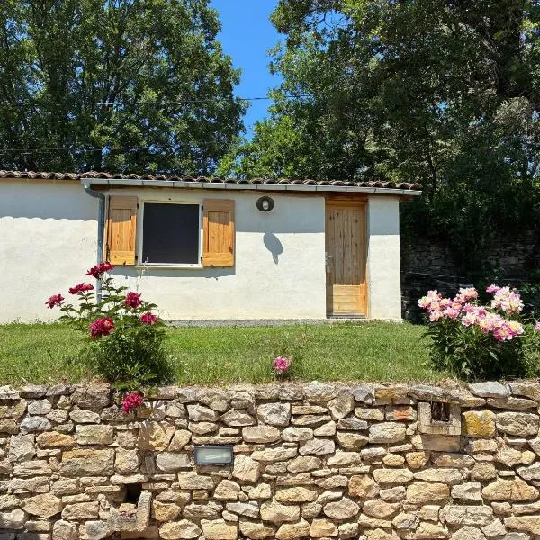 Le Cabanon de Pépé，位于曼讷的酒店